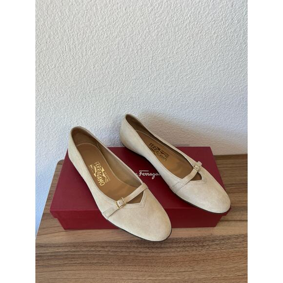 Salvatore Ferragamo Terenzia Beige Suede Mary Jane Flats Size 7C - Picture 1 of 4